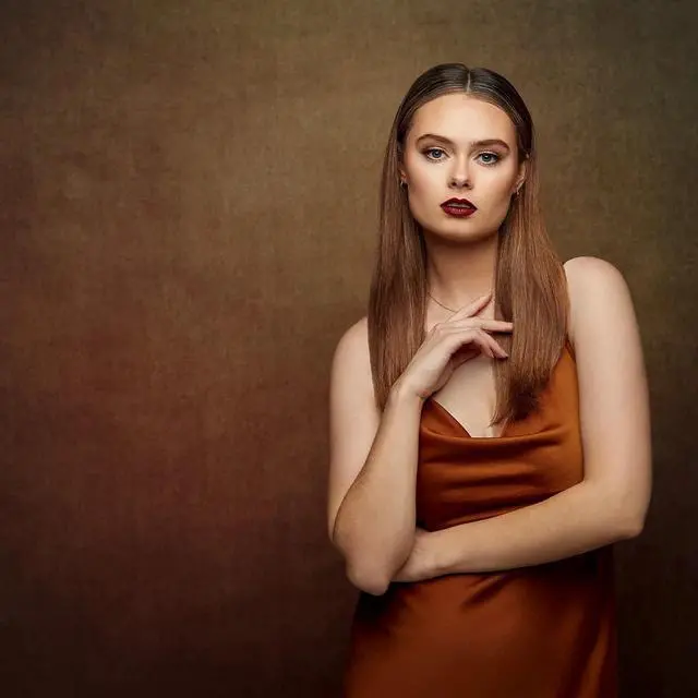 Alt view image 2 of 3 - Westcott 5x7' X-Drop Fabric Backdrop, Warm Painterly by Joel Grimes