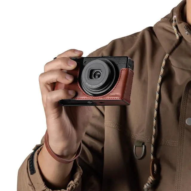 Alt view image 5 of 7 - SmallRig Leather Case Kit for RICOH GR IV / GR III / GR IIIx / GR III HDF / GR IIIx HDF (Red) 5678