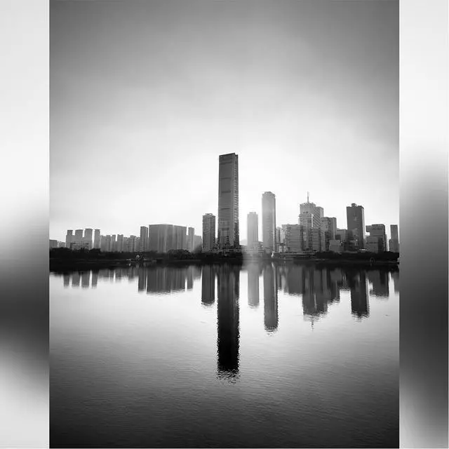 Alt view image 6 of 7 - Tilta 16mm Wide Angle Lens for iPhone 15, 16, 17 Khronos Case, T-Mount, Champagne