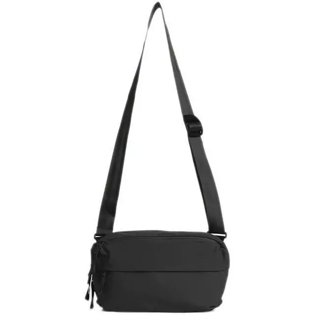 Alt view image 3 of 7 - Moment Everything Sling 4L - Black
