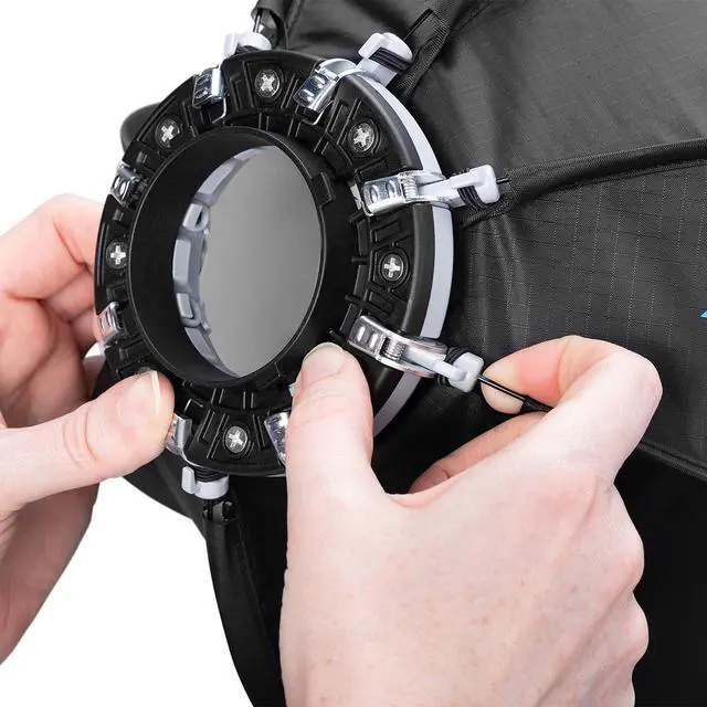 Alt view image 4 of 7 - Westcott FJ100 100Ws Strobe Backpack Kit with Wireless Trigger for Sony Cameras