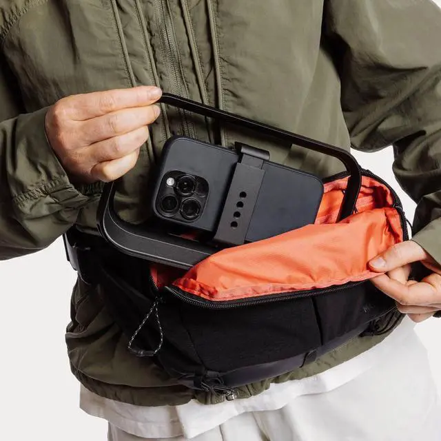Alt view image 7 of 7 - Moment Slate Sling 4L - BlackSlate Sling 4L - Black