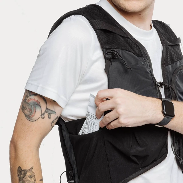 Alt view image 6 of 7 - Moment Exposure 10L Vest - Black, Large/X-Large