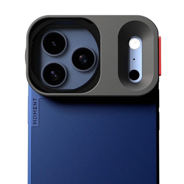 Alt view image 4 of 5 - Moment Mobile QuickLock 2-5 Stop Variable ND Filter for iPhone 18 Pro Max