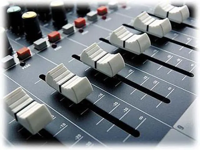 Alt view image 4 of 14 - Soundcraft EPM8 8 Mono + 2 Stereo Channel Recording & Live Sound Audio Console
