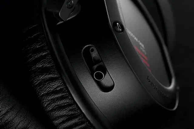 Alt view image 5 of 6 - Beyerdynamic Custom One Pro Plus Headphones with Accessory Kit and Remote Microphone Cable