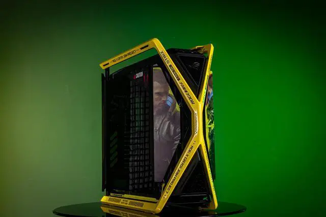 Alt view image 2 of 7 - Corn Electronics GR701 E-ATX computer case, 420 mm dual radiator support, four 140 mm fans, metal GPU holder, component storage, ARGB fan hub, 60W fast charging-Cyberpunk(Yellow)