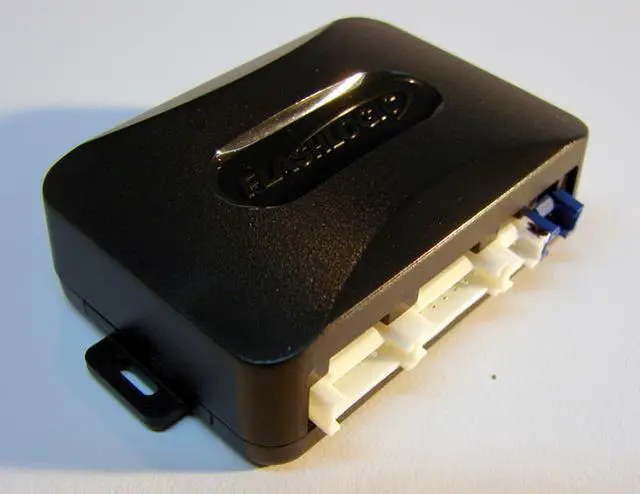 Alt view image 3 of 7 - FlashLogic FLCAN Multi-Platform Canbus Enabled Doorlock Interface Car Bypass