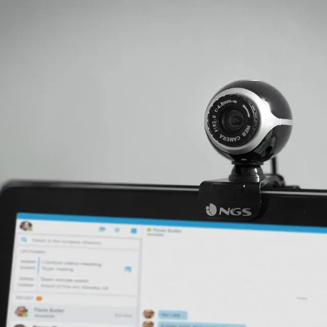 Alt view image 2 of 7 - NGS 300K Webcam with Built in Microphone - 3.5mm Jack