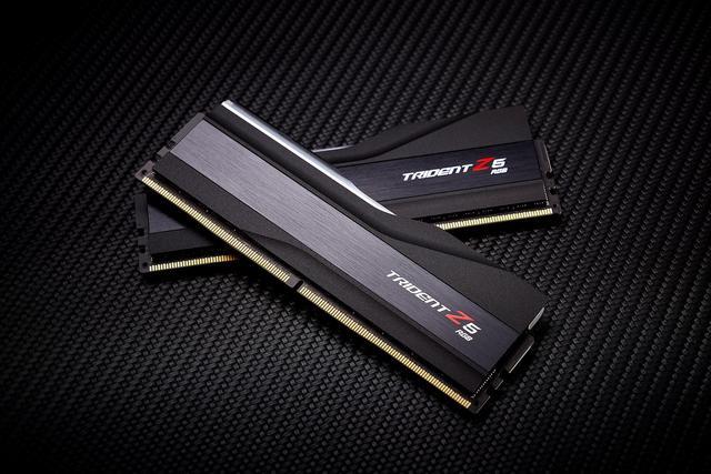 Alt view image 4 of 5 - 96GB G.Skill DDR5 Trident Z5 RGB 6400MHz CL32 1.35V Dual Channel Kit 2x 48GB Black