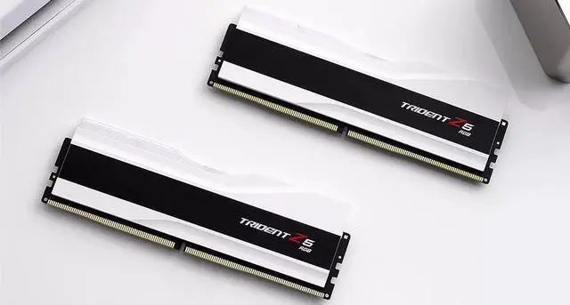 Alt view image 5 of 5 - 48GB G.Skill DDR5 Trident Z5 RGB 8400MHz CL40 1.40V Dual Channel Kit 2x 24GB White