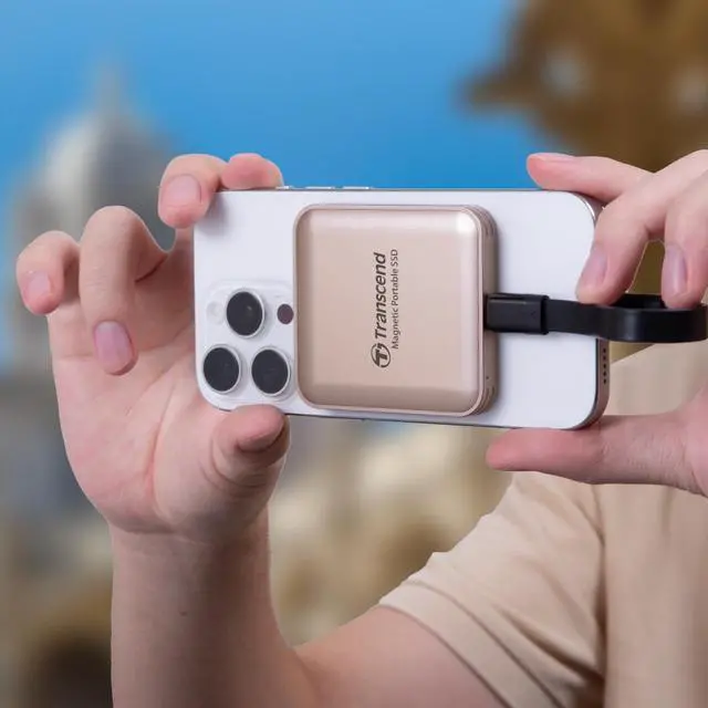 Main image of 2TB Transcend ESD420 Portable Magnetic SSD USB 20Gbps Type-C Magsafe (Champagne Gold)