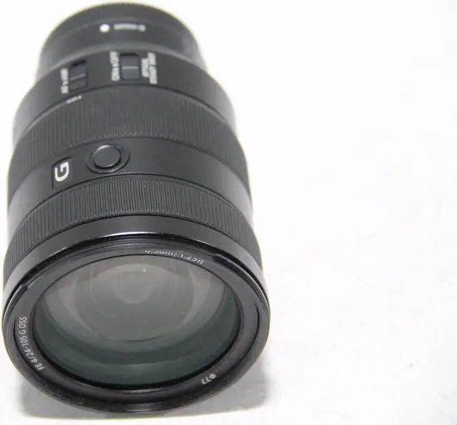 Alt view image 7 of 10 - Sony SEL24105G - 24 mm to 105 mm - f/4 - Zoom Lens for Sony E - Designed for Camera - 77 mm Attachment - 0.31x Magnification - 4.4x Optical Zoom - Optical IS - 4.5"Length - 3.3"Diameter
