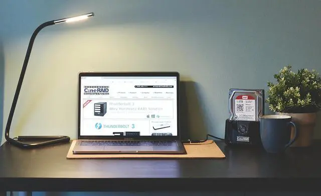 Alt view image 5 of 5 - CR-H238 USB 3.1 Gen 2 Dual Hard Drive Docking Station