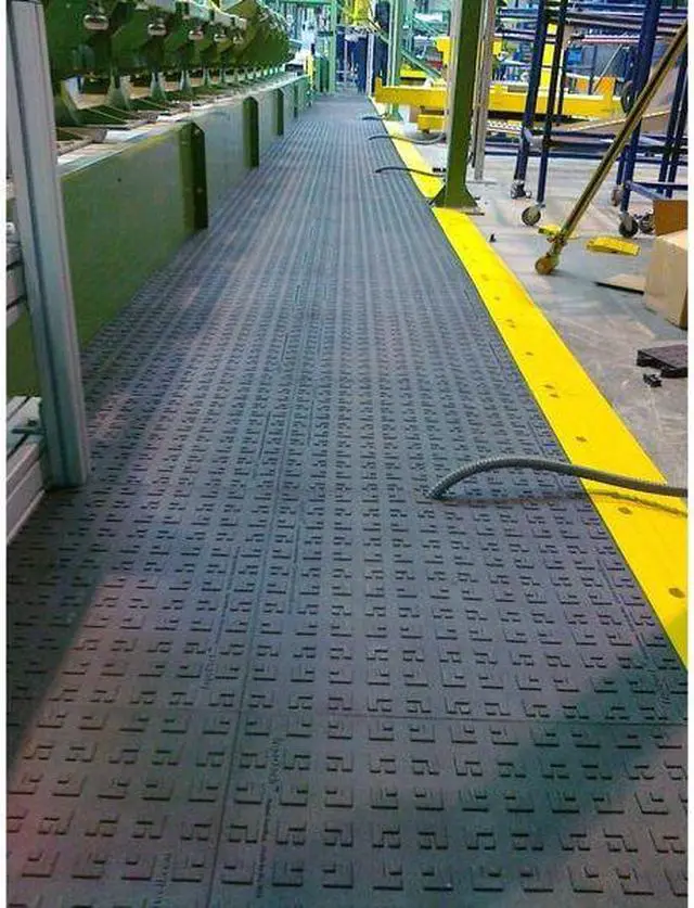 Alt view image 6 of 7 - WEARWELL 562 18 in W x 18 in L, 10 PK