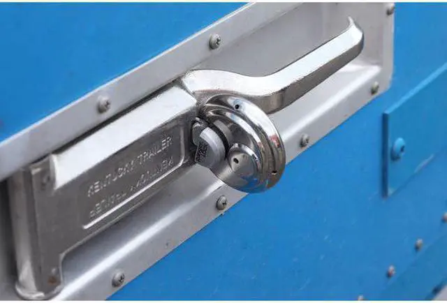 Alt view image 5 of 6 - RANGER LOCK RGDS-00 Padlock Guard,Aluminum,Blk,3/4"L