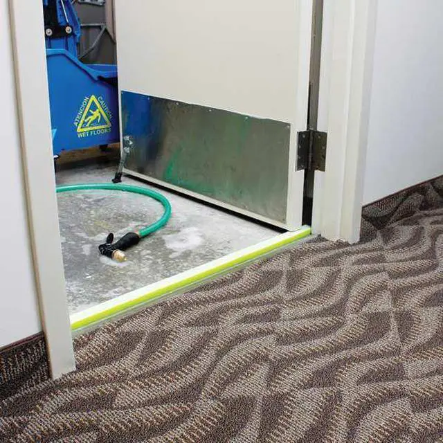 Alt view image 3 of 4 - PIG PLR500 WashBlocker Hi-VisBarrier Dike,1-1/4 In