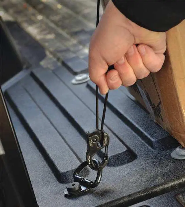 Alt view image 3 of 4 - NITE IZE NCJSA-01-R8 Rope Tightener,Black,Aluminum
