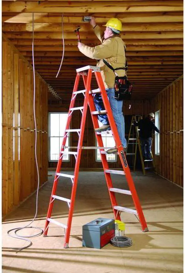 Alt view image 3 of 3 - 4' Fiberglass 375 lb. Stepladder, Type IAA LOUISVILLE FS1304HD