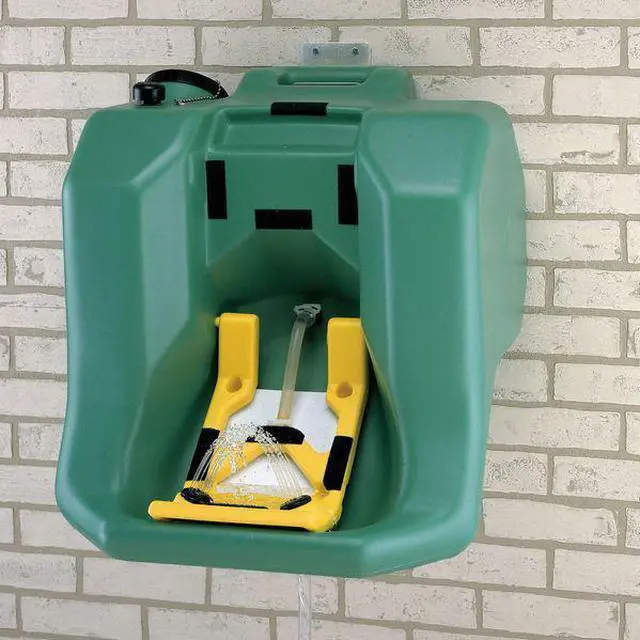 Alt view image 3 of 4 - HAWS 7500 Eyewash Station in Green