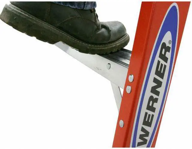 Alt view image 4 of 4 - Werner Platform Stepladder Fiberglass P6202