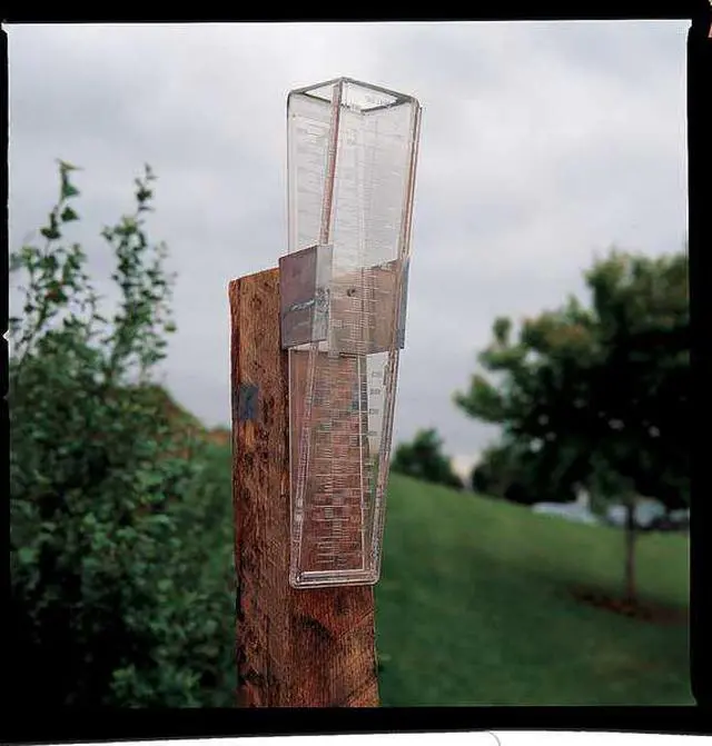 Alt view image 4 of 7 - LAMOTTE 1047 Rain Gauge,0.1 In To 5.5 In Cap