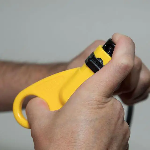 Alt view image 8 of 10 - KLEIN TOOLS VDV110-061 Radial Cable Stripper,4-5/8 In