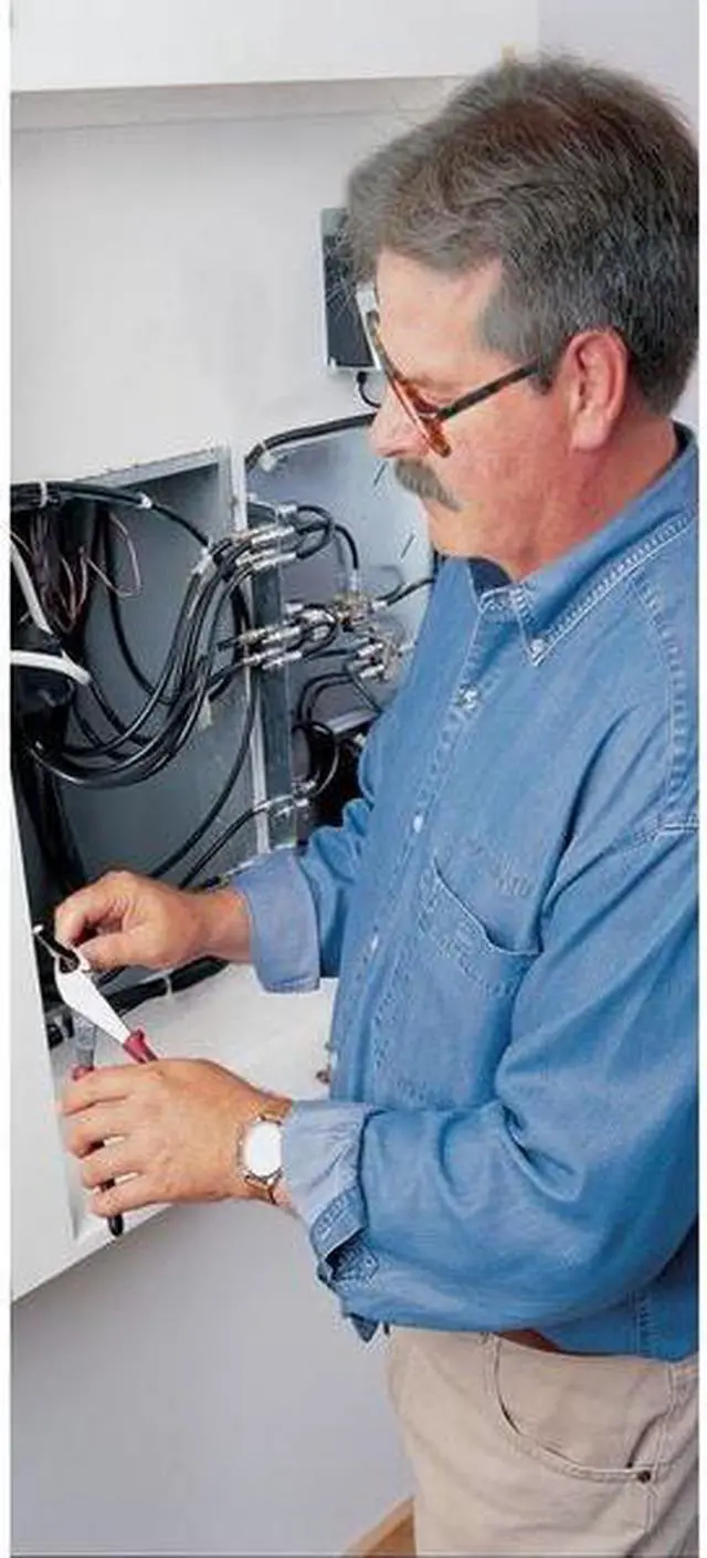 Alt view image 5 of 8 - Klein Tools 409-J228-8 72107-6 Journeyman Diag.Cutting Pliers