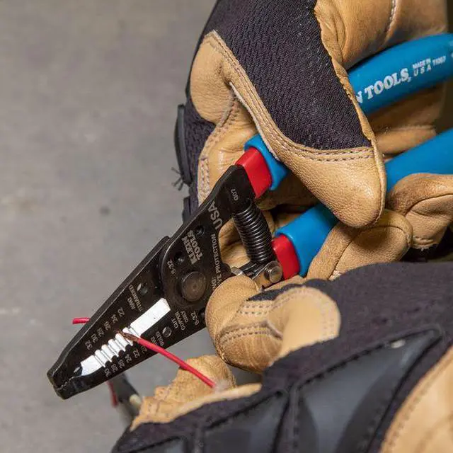 Alt view image 6 of 10 - Klein-Kurve Wire Stripper/Cutter For 20-30 Awg