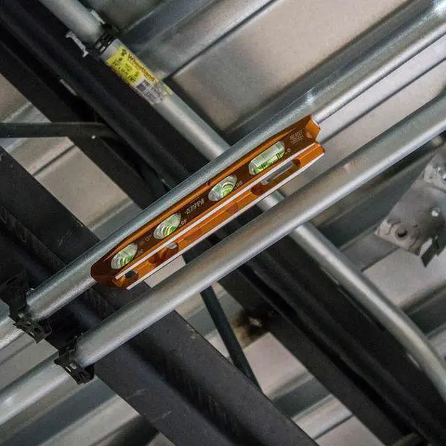 Alt view image 3 of 13 - Klein 935RB Electrician's Level