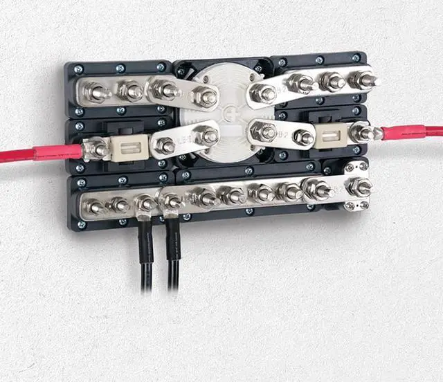 Alt view image 3 of 6 - Bep Pro Installer 3 Stud Bus Bar - 650A