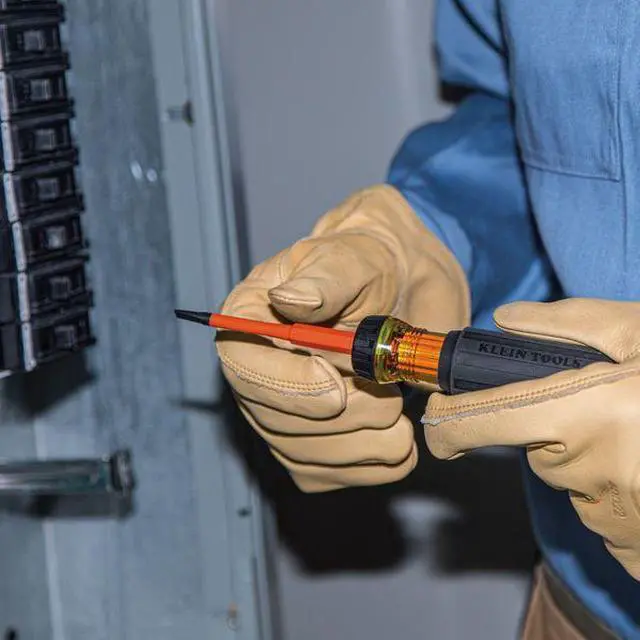 Alt view image 4 of 7 - KLEIN TOOLS 32293 Flip-Blade Insulated Screwdriver, 2-in1, Ph Bit No 2, Sl Bit