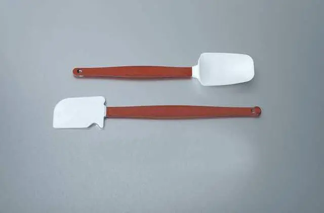 Alt view image 8 of 11 - Red/White Rubbermaid Commercial Products FG196700RED 13 1/2-Inch High Heat Spoon Scraper