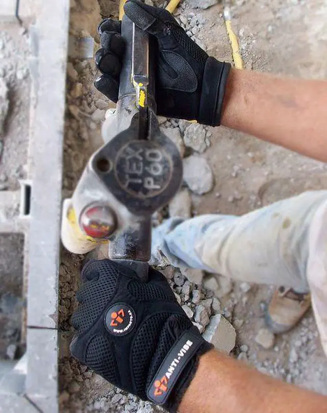 Alt view image 2 of 2 - IMPACTO BG408M Anti-Vibration Gloves,M,Black,PR