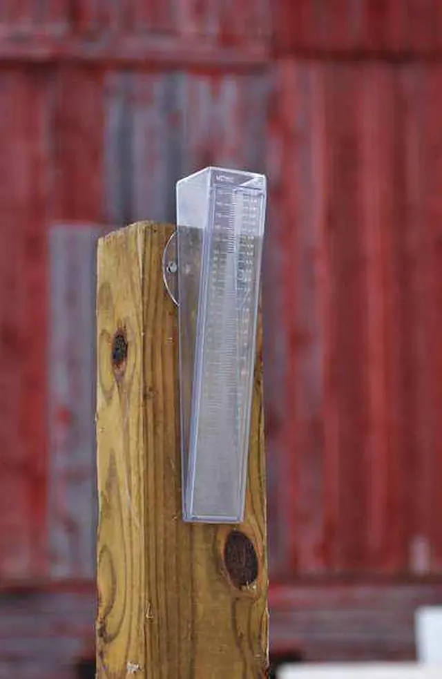 Alt view image 3 of 7 - LAMOTTE 1047 Rain Gauge,0.1 In To 5.5 In Cap