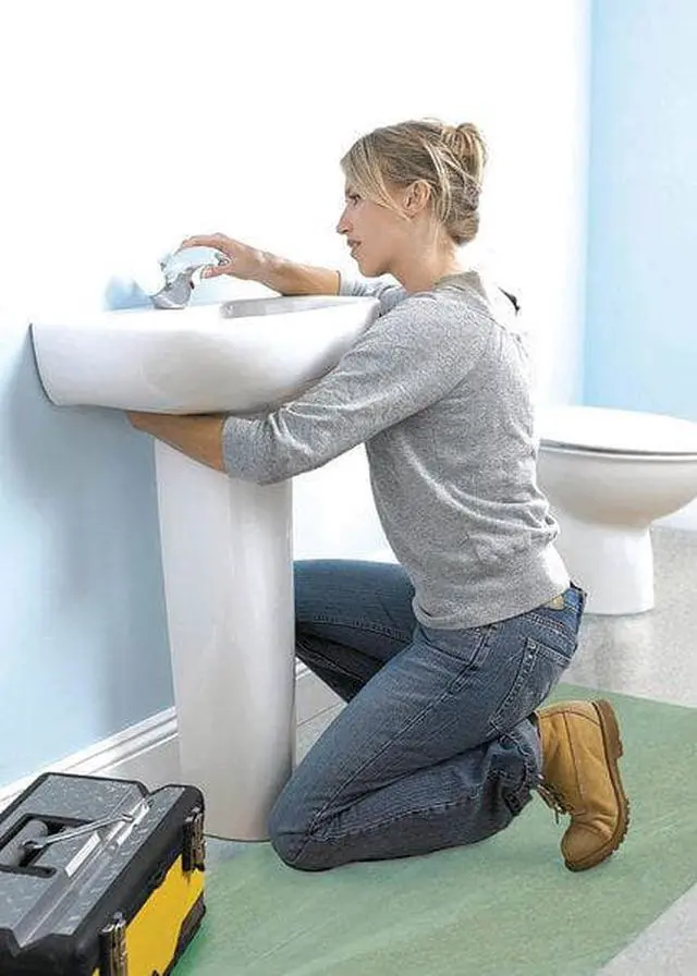 Alt view image 4 of 7 - SURFACE SHIELDS FS36500 Floor Protection,36 In. x 500 Ft.,Green