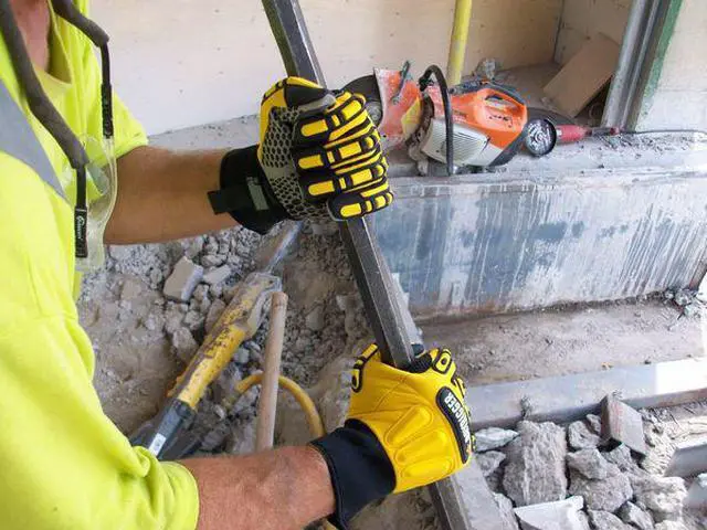 Alt view image 3 of 3 - Impacto Anti-Vibration Gloves,M,Black/Yellow,PR  WGRIGGM