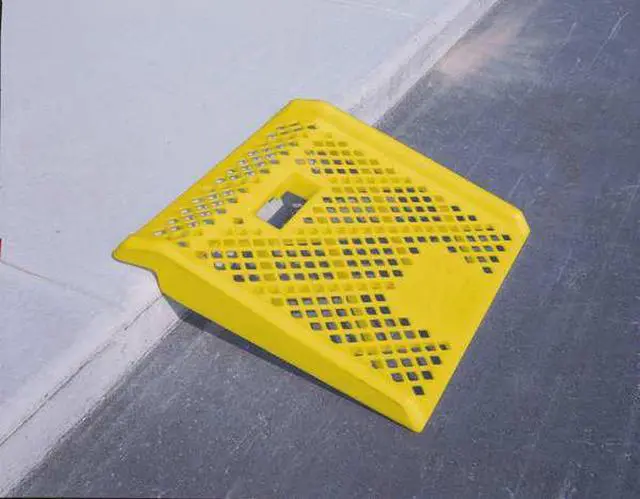 Alt view image 3 of 3 - ZORO SELECT 1794 Curb Ramp,Polyethylene,1000 LB.