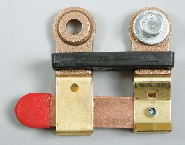 Alt view image 6 of 10 - BATTERY DOCTOR 20128 Knife Switch (Side Terminal)