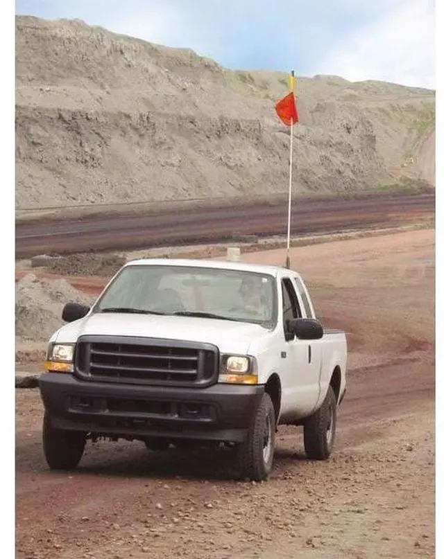 Alt view image 4 of 4 - CHECKERS FS8L-QD-O Warning Whip, White Whip, Orange Flag, Fiber Glass, Hot Plug
