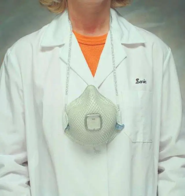 Alt view image 10 of 12 - Medium/Large N95 Particulate Respiratoor with Handystrap|Medium/Large