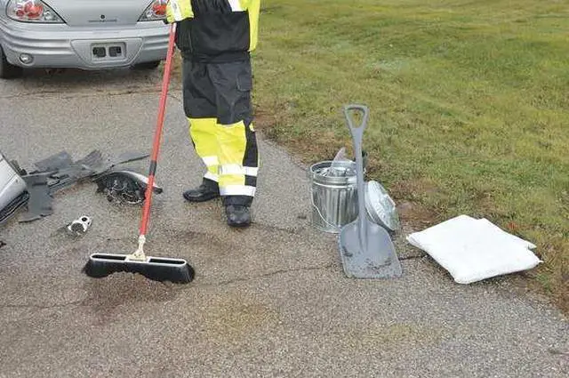 Alt view image 6 of 6 - Plastic Shovel, 11 X 14 X 38, Gray