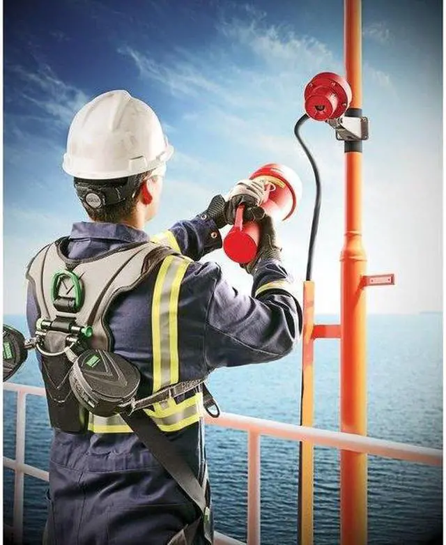 Alt view image 4 of 9 - MSA 475364 V-Gard Hard Hat,Front Brim,Fastrac,Gray