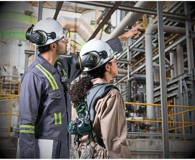 Alt view image 7 of 9 - MSA 475364 V-Gard Hard Hat,Front Brim,Fastrac,Gray