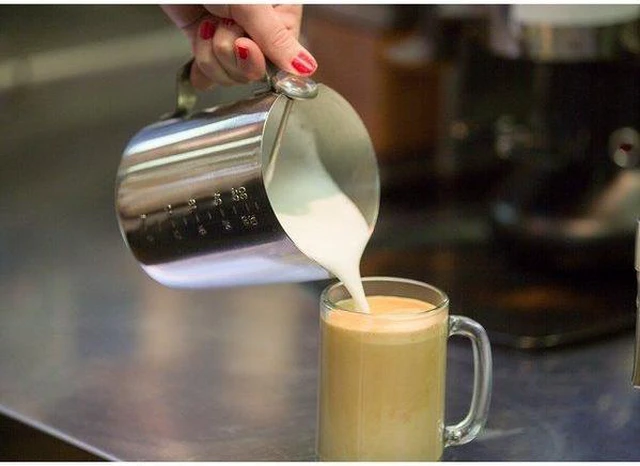 Alt view image 3 of 5 - SERVICE IDEAS FROTH326 Frothing Pitcher, 32 oz. with 6 oz. Increment