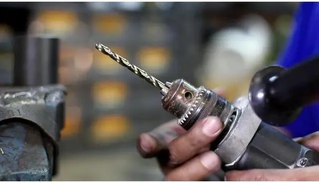 Alt view image 2 of 7 - DRILL AMERICA GLBCOX6C C x6" Cobalt Aircraft Extension Drill Bit