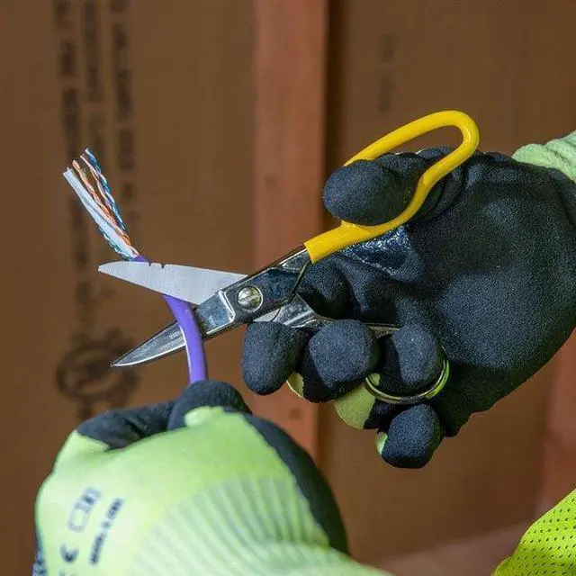 Alt view image 5 of 6 - KLEIN TOOLS 46039 Cable Splicers,Kit with Free-Fall Snip