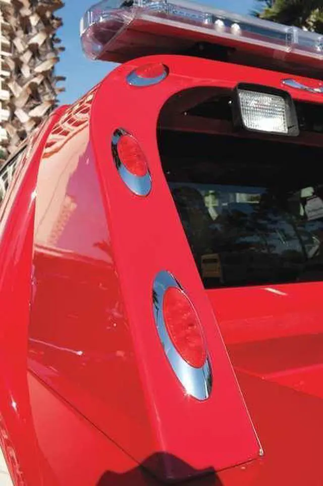 Alt view image 3 of 3 - GROTE 45582 Clearance and Marker Lamp,Red,Oval