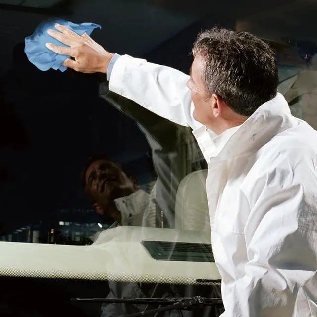 Alt view image 6 of 7 - KIMBERLY-CLARK PROFESSIONAL 05120 WypAll L10 Disposable Towels, Windshield