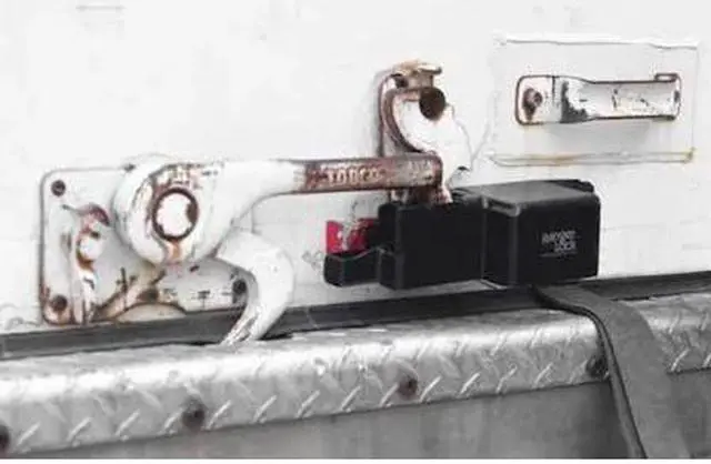 Alt view image 4 of 8 - RANGER LOCK RGRU-0L Padlock Guard,Hardened Steel,Blk,10"L